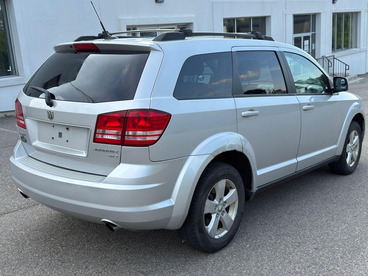 2010 Dodge Journey FWD 4DR SXT Photo4