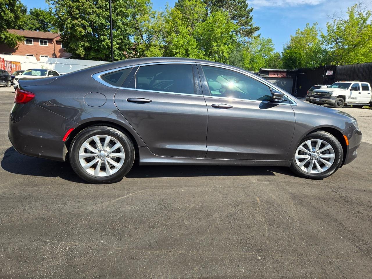 2015 Chrysler 200 C Photo4