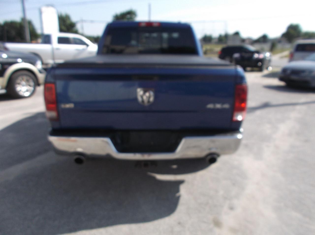 2010 Dodge Ram 1500 SLT 4X4 4 DOOR - Photo #4
