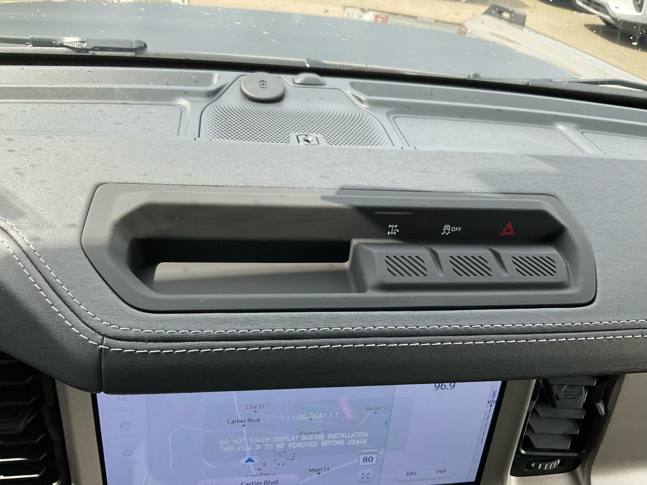 2025 Ford Bronco Outer Banks Photo5