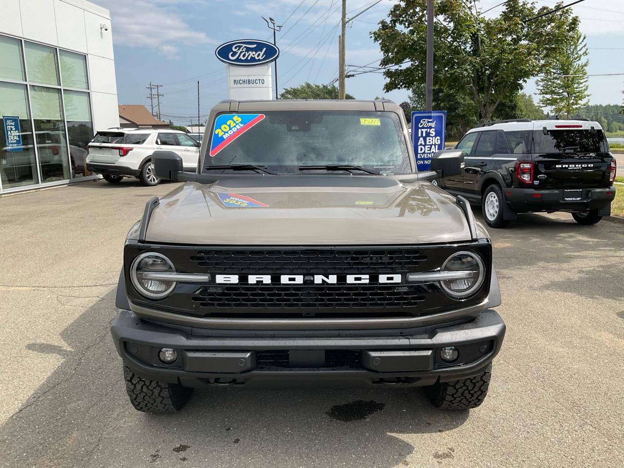 2025 Ford Bronco Outer Banks Photo5