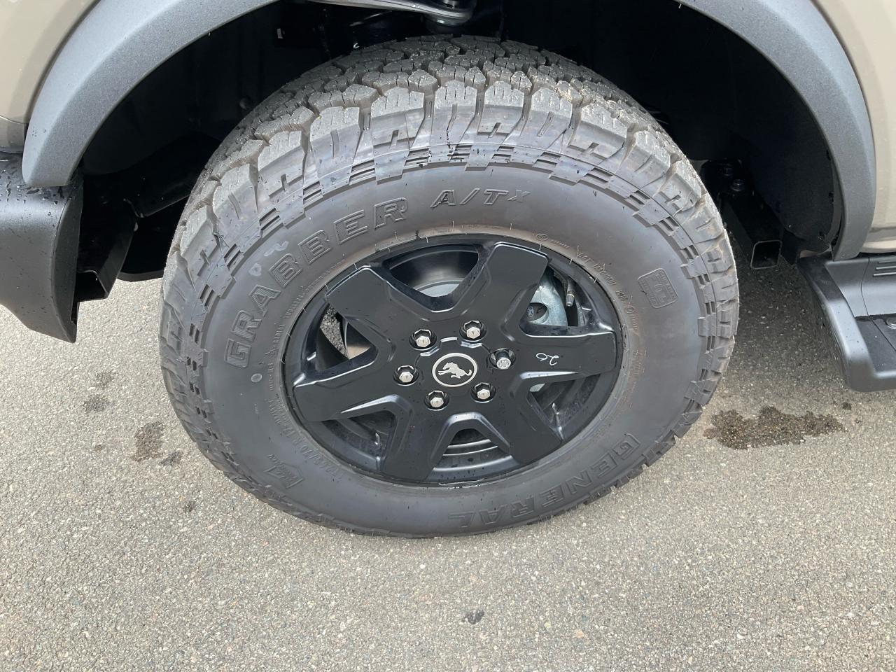 2025 Ford Bronco Outer Banks Photo5