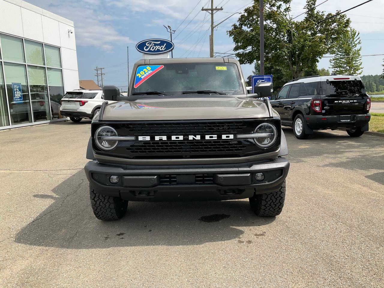 2025 Ford Bronco Outer Banks Photo5
