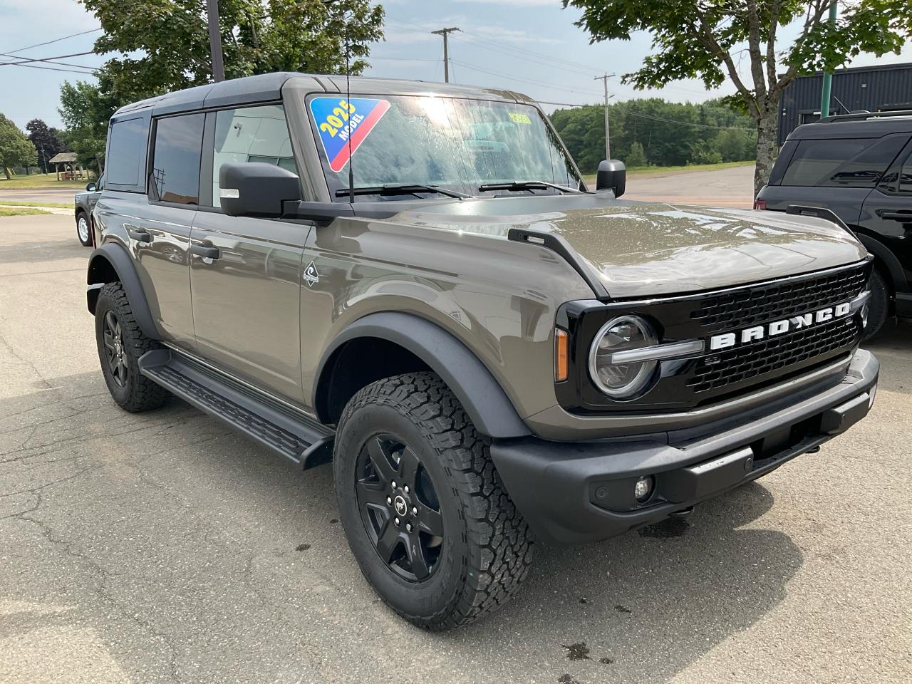 2025 Ford Bronco Outer Banks Photo5