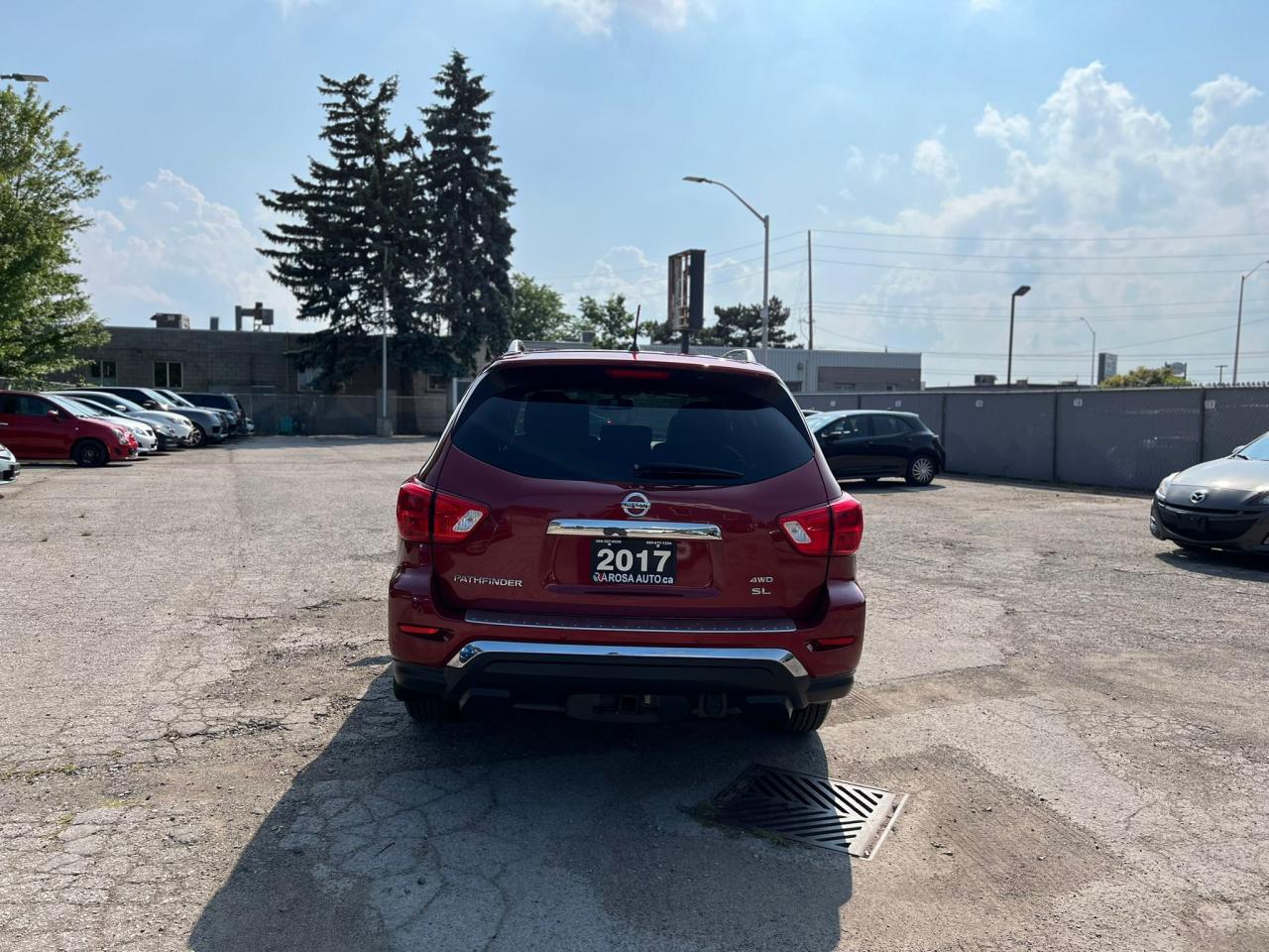 2017 Nissan Pathfinder 4WD 7PASS FULLY LOADED SUNROOF BLINDSPOT BACKUPCAM Photo4
