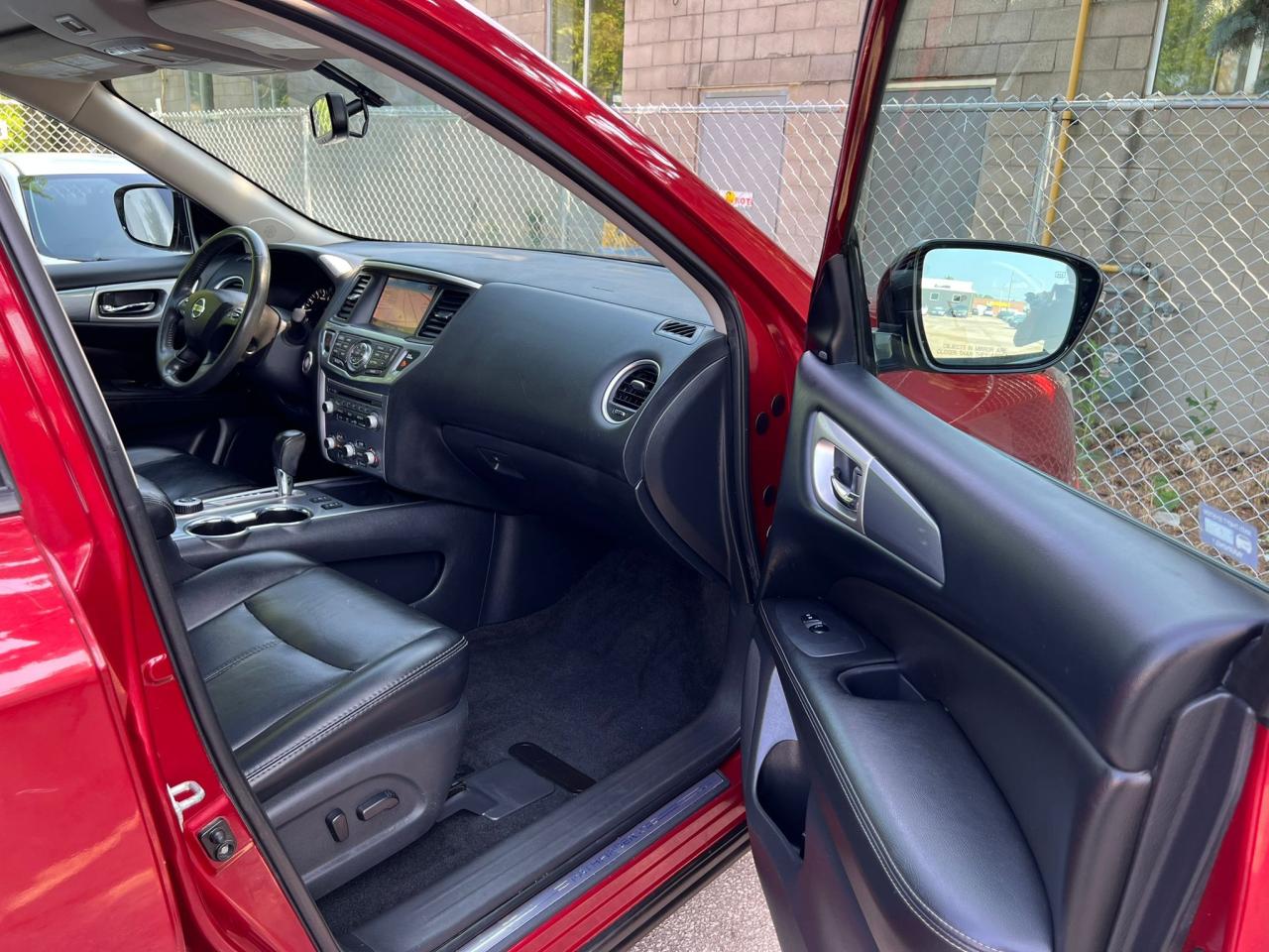 2017 Nissan Pathfinder 4WD 7PASS FULLY LOADED SUNROOF BLINDSPOT BACKUPCAM - Photo #18