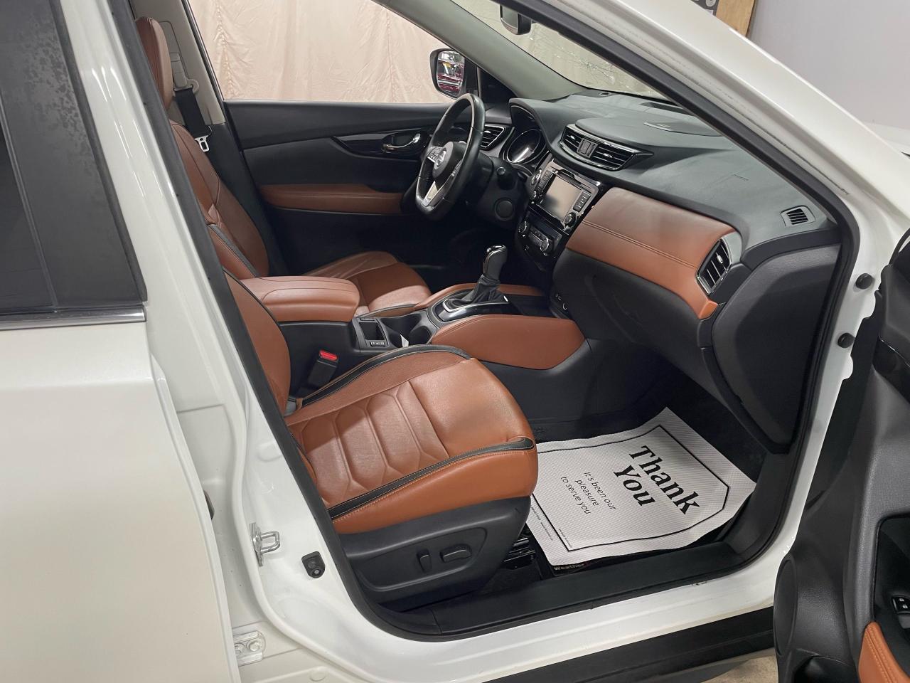 2018 Nissan Rogue SL Photo11