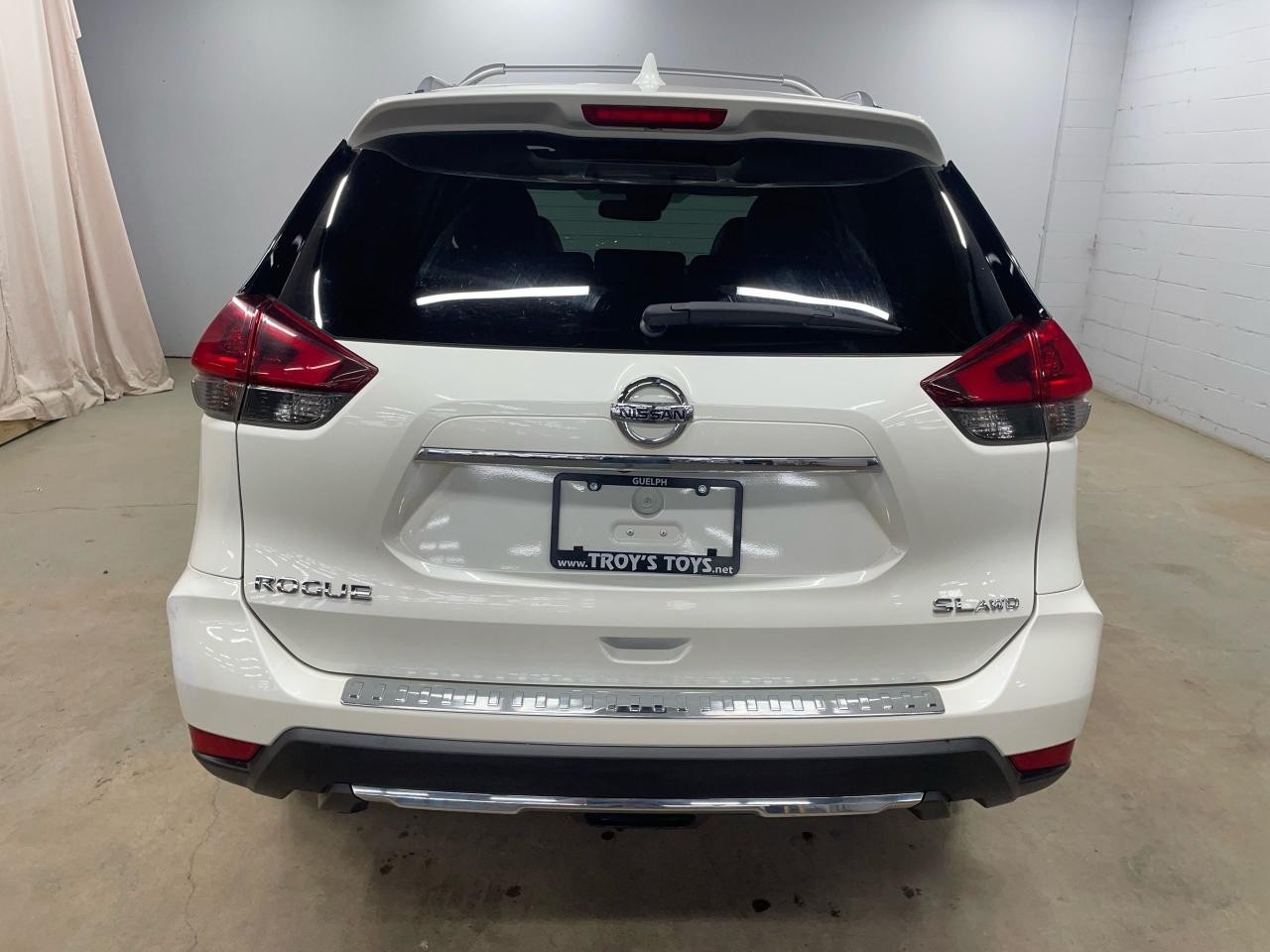 2018 Nissan Rogue SL Photo5