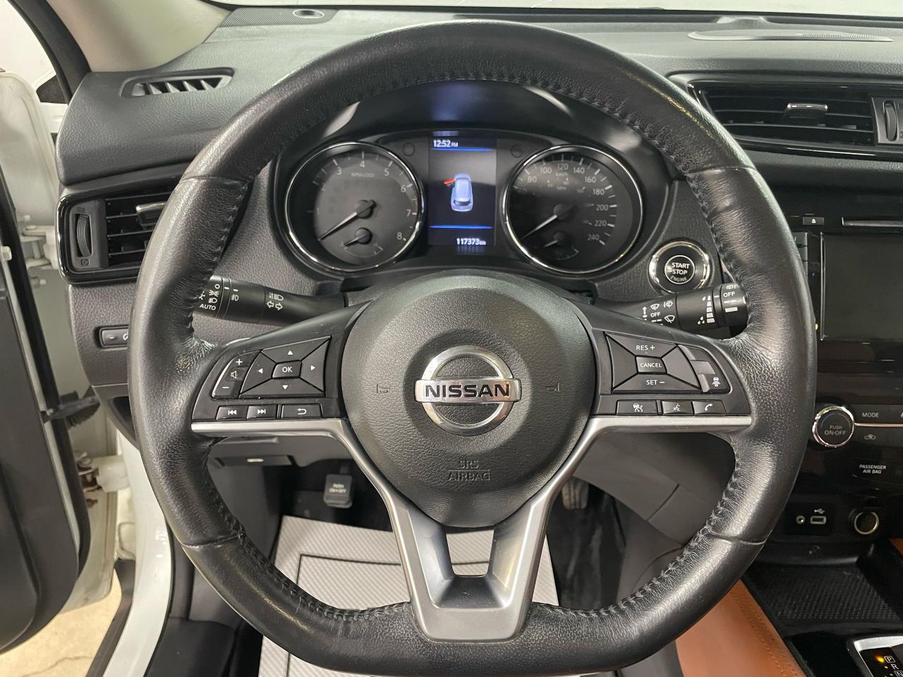 2018 Nissan Rogue SL Photo14