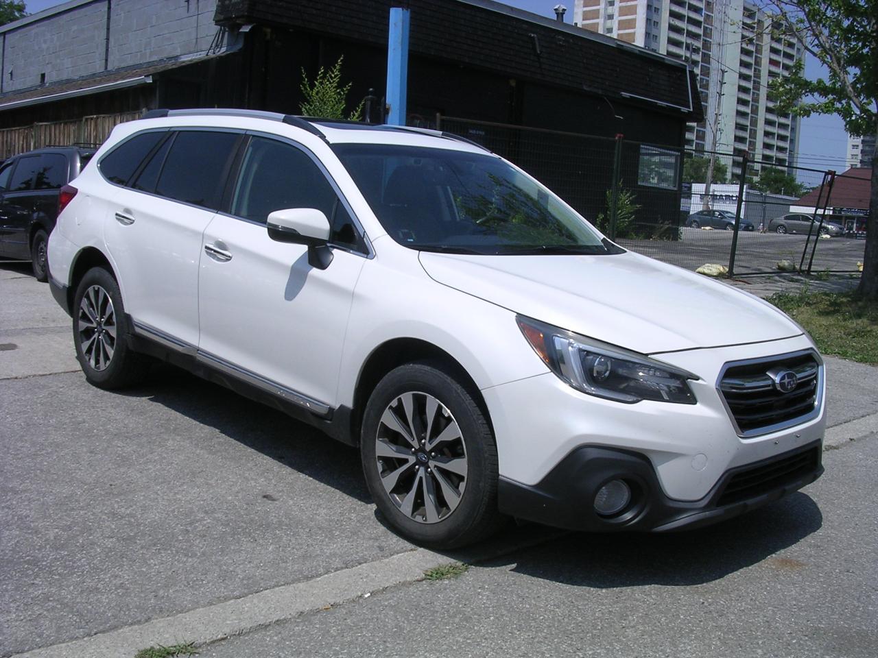 2018 Subaru Outback 3.6R Premier w/EyeSight Pkg - Photo #2