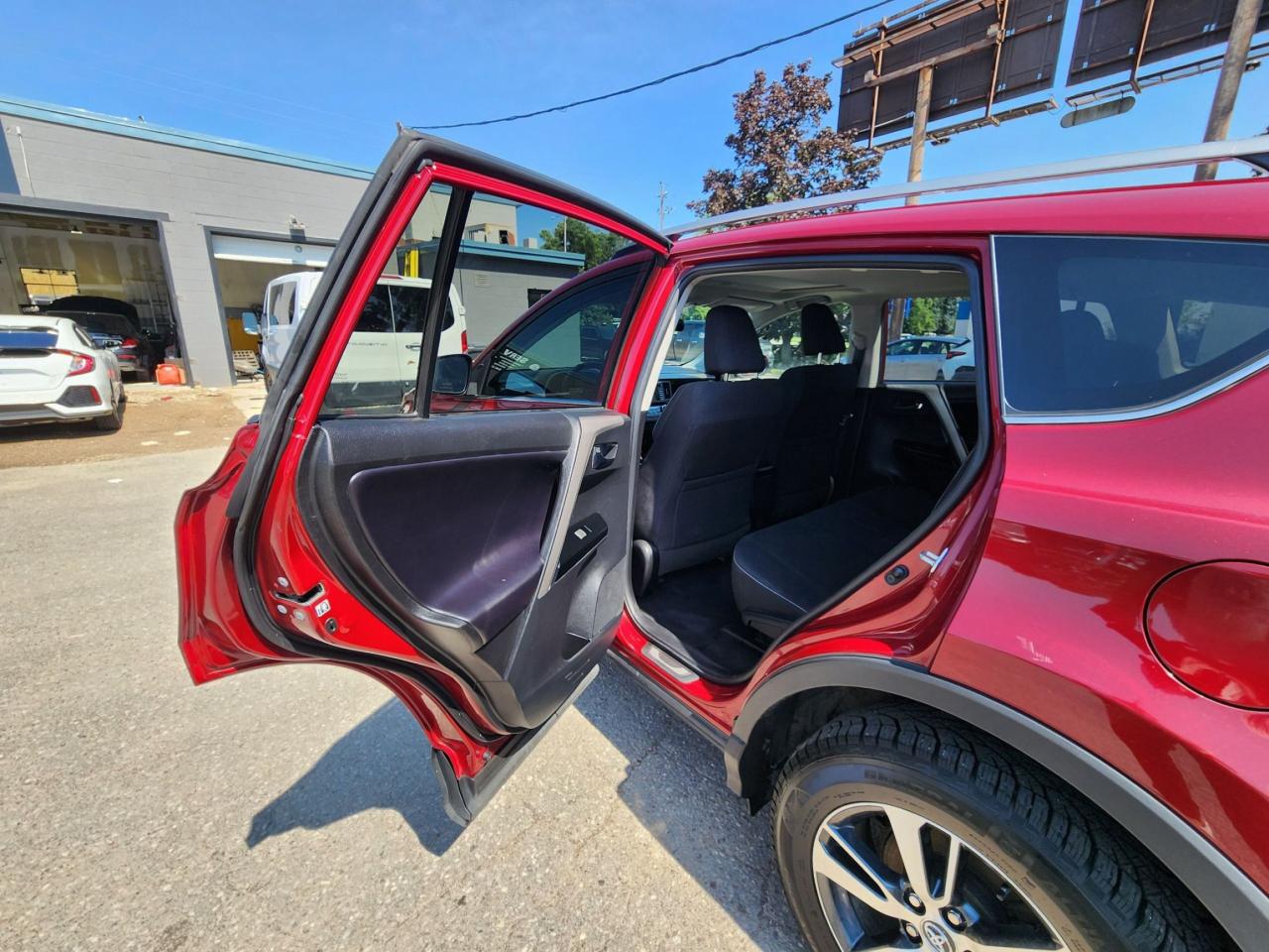 2018 Toyota RAV4 XLE l Great Condition l Well Maintained l Reliable