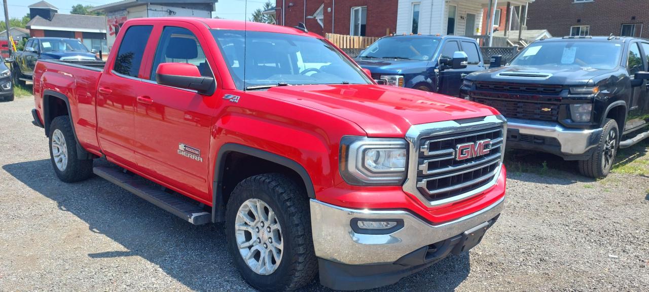 2017 GMC Sierra 1500 SLE - Photo #4