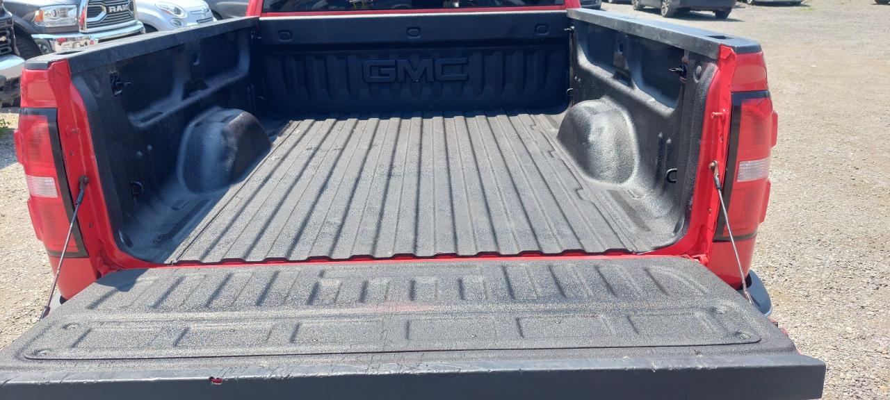 2017 GMC Sierra 1500 SLE - Photo #9