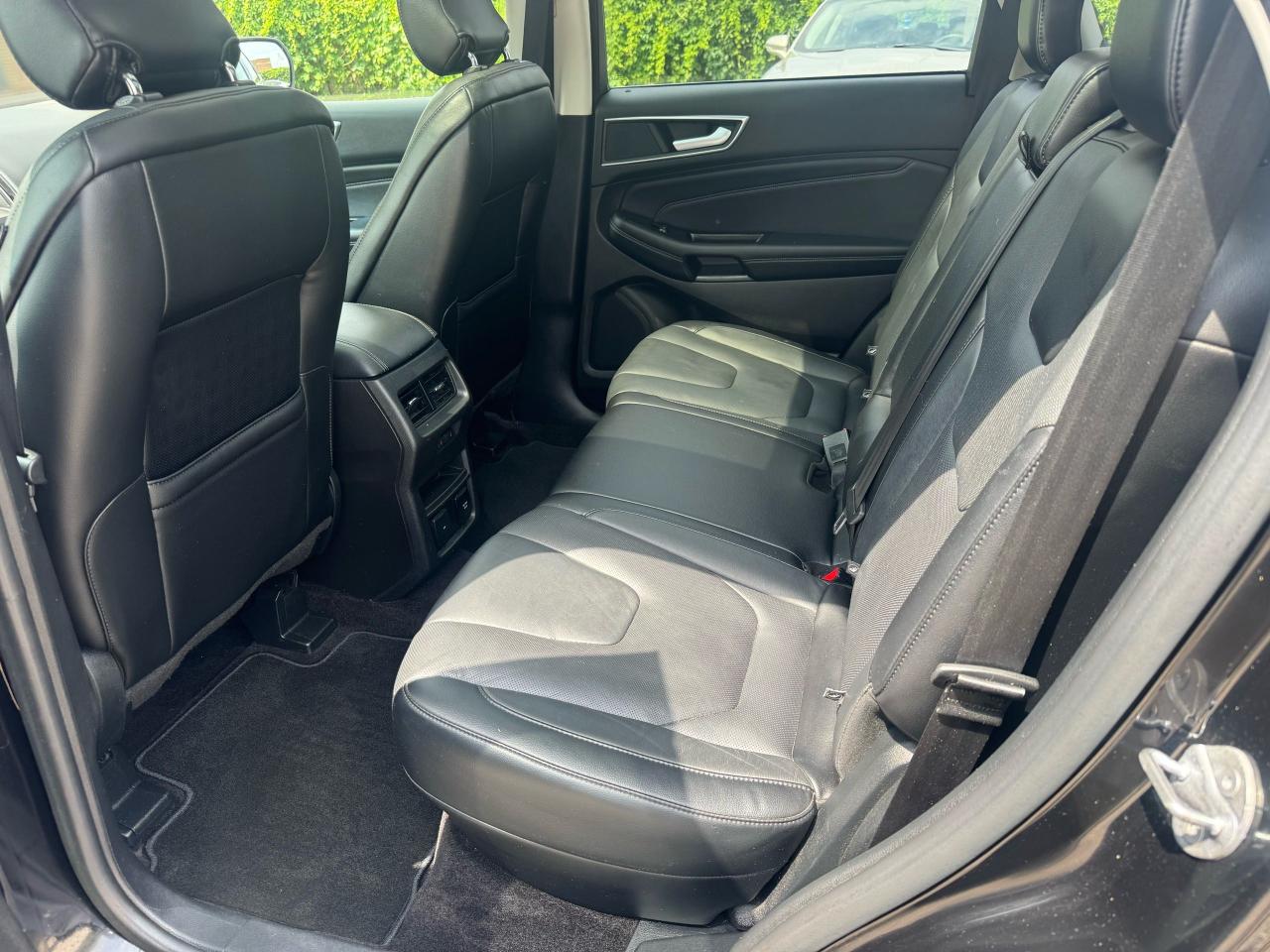 2017 Ford Edge Titanium - Photo #13