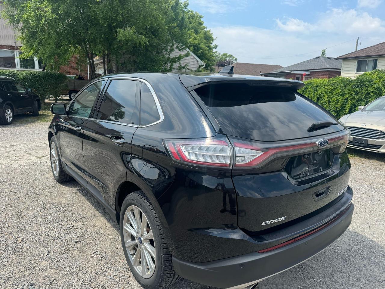 2017 Ford Edge Titanium - Photo #5