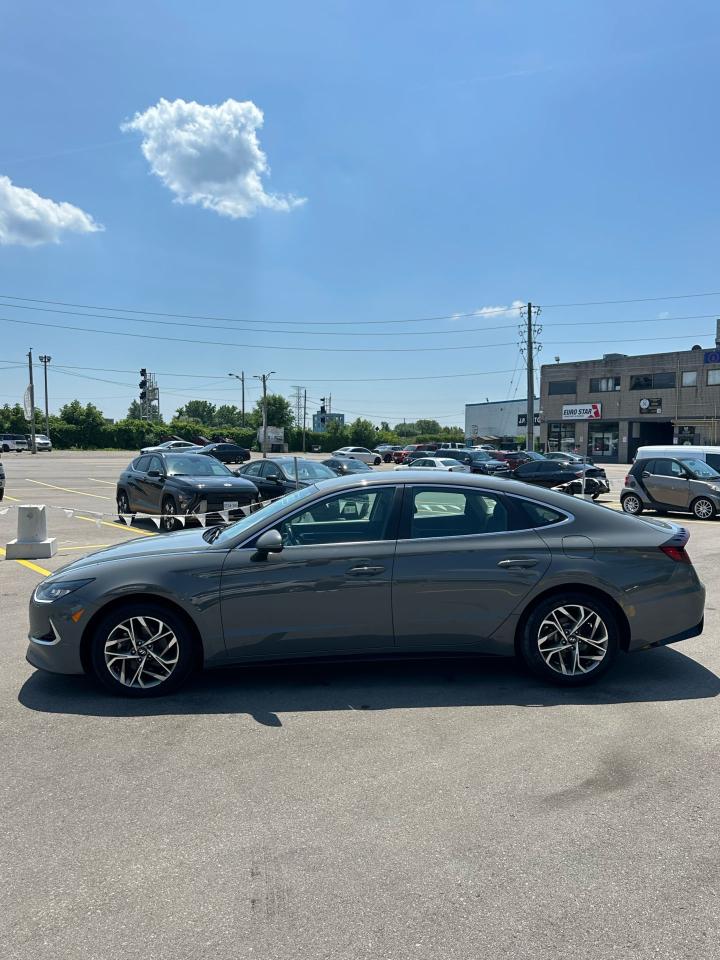 2022 Hyundai Sonata PREFERRED - Photo #2