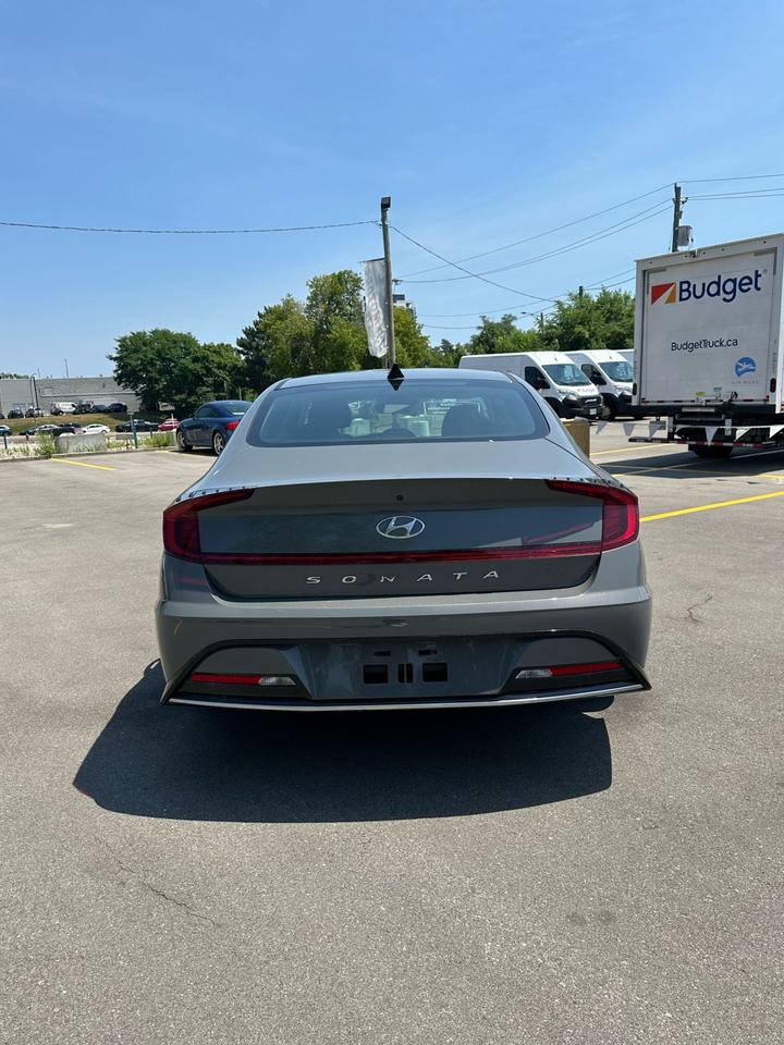 2022 Hyundai Sonata PREFERRED Photo