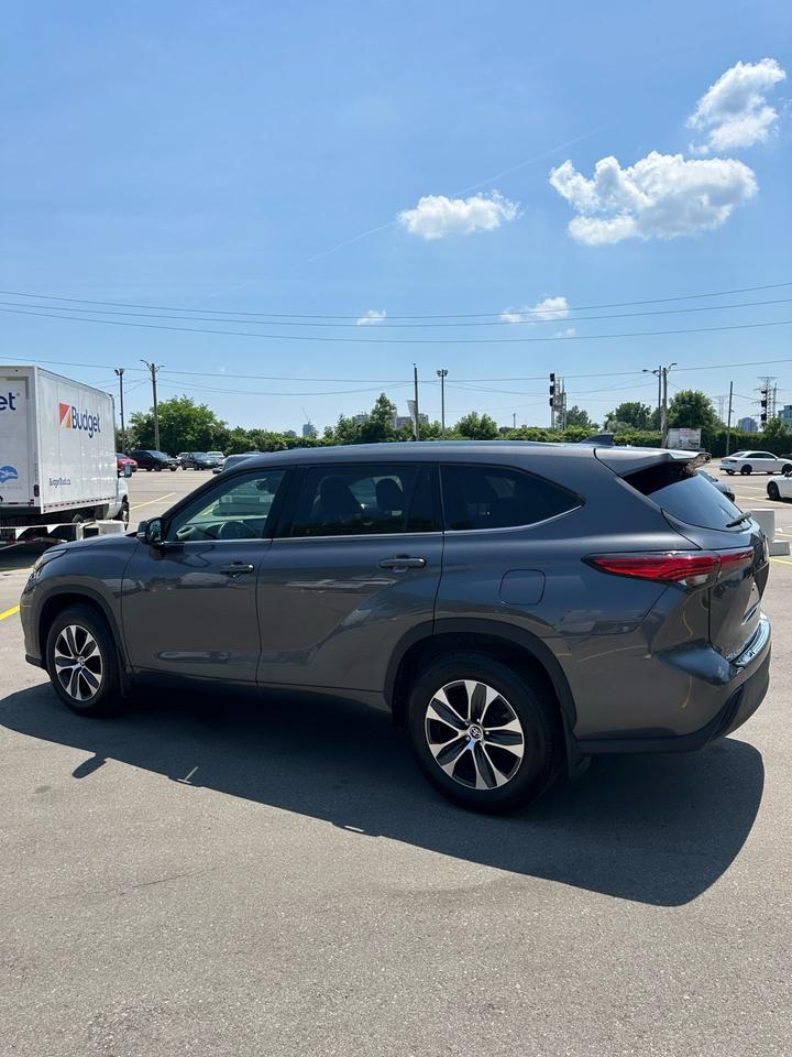 2021 Toyota Highlander XLE Photo