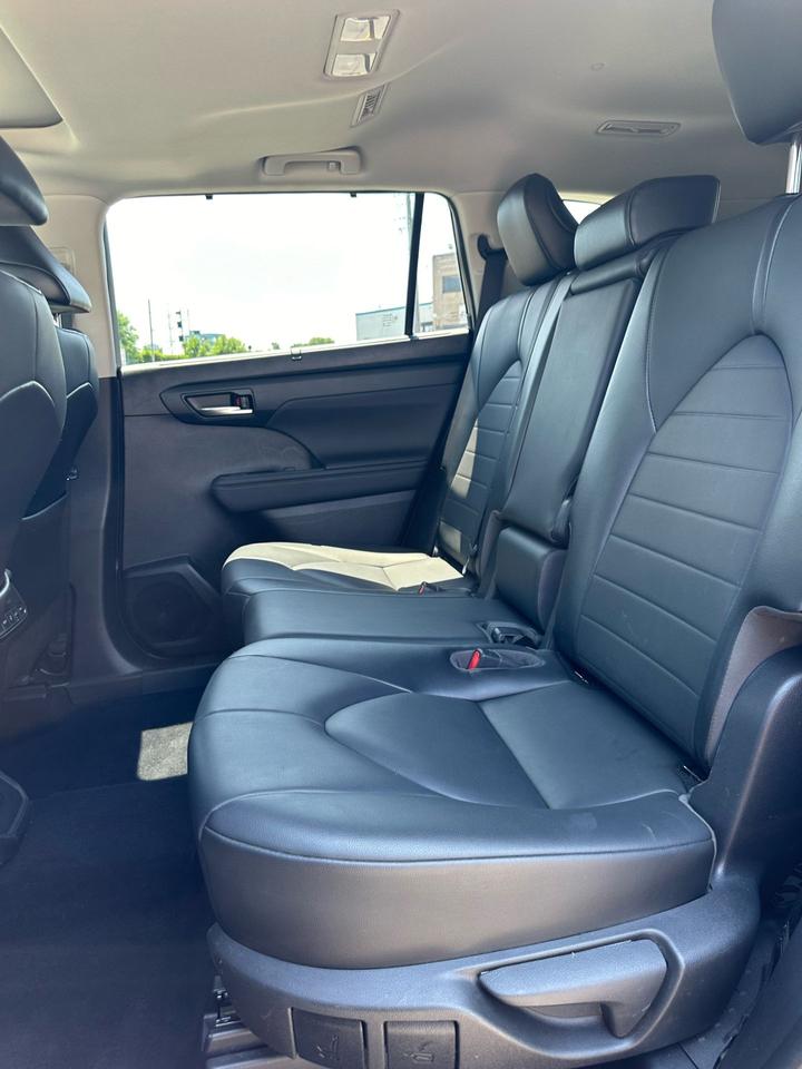 2021 Toyota Highlander XLE Photo