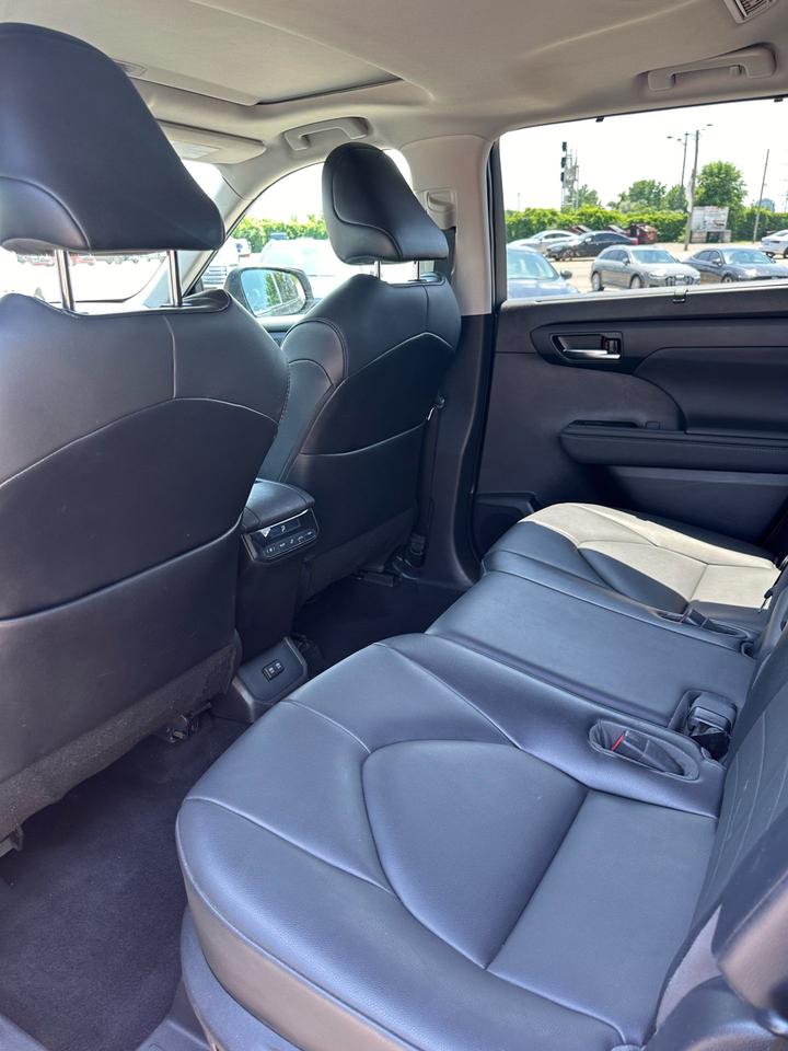 2021 Toyota Highlander XLE Photo