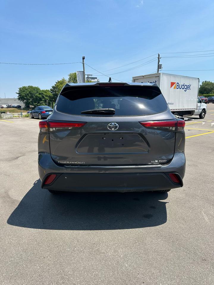 2021 Toyota Highlander XLE Photo