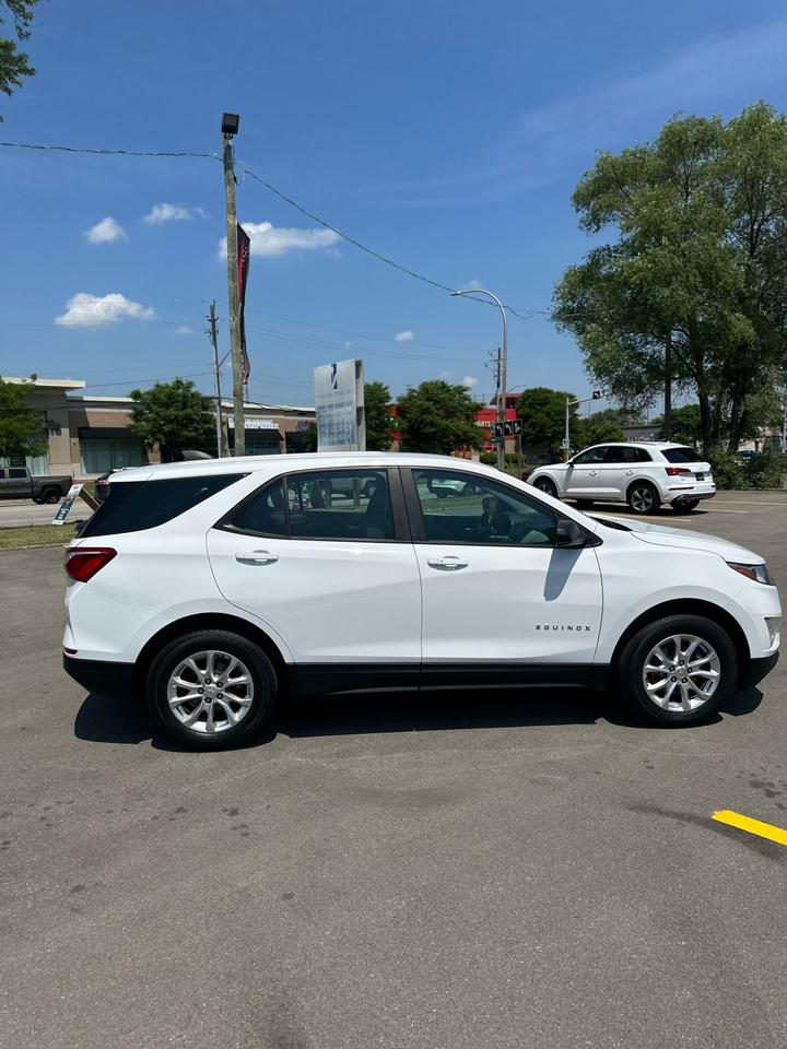 2020 Chevrolet Equinox LS Photo