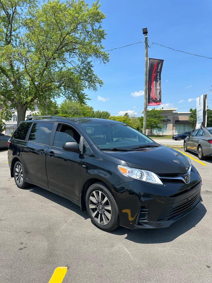 2019 Toyota Sienna LE - Photo #7
