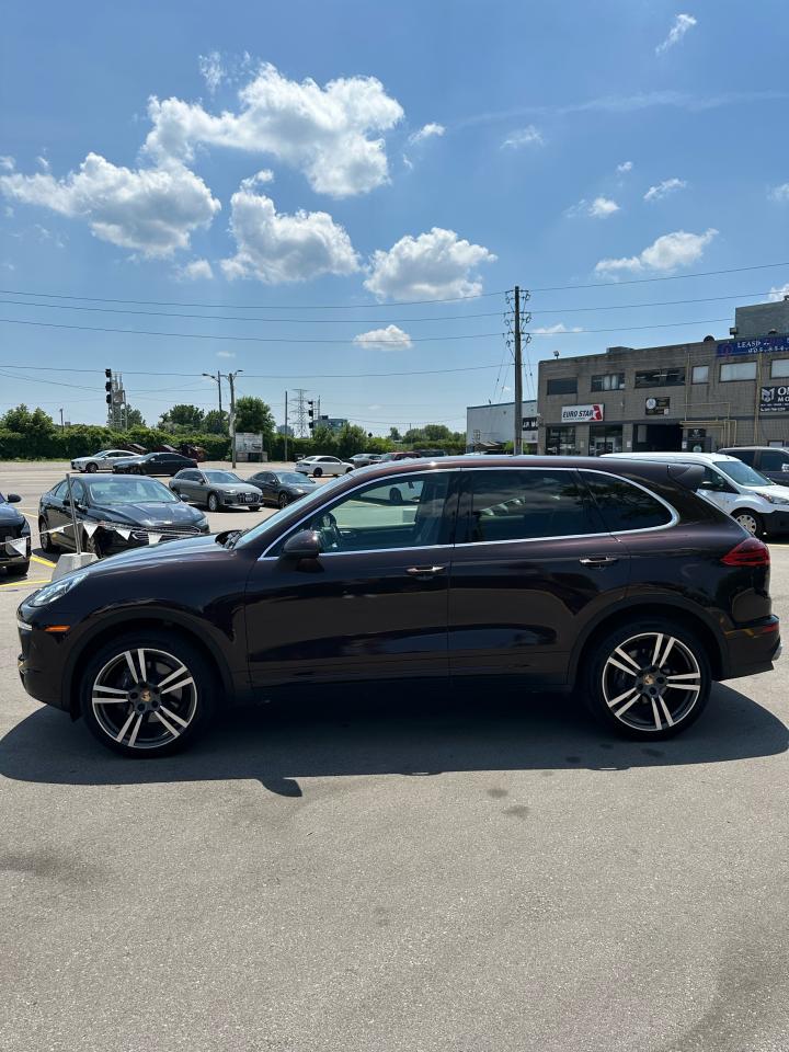2016 Porsche Cayenne  Photo2