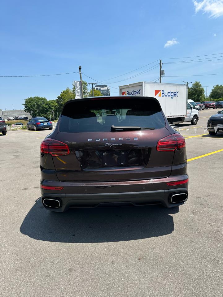 2016 Porsche Cayenne  Photo4