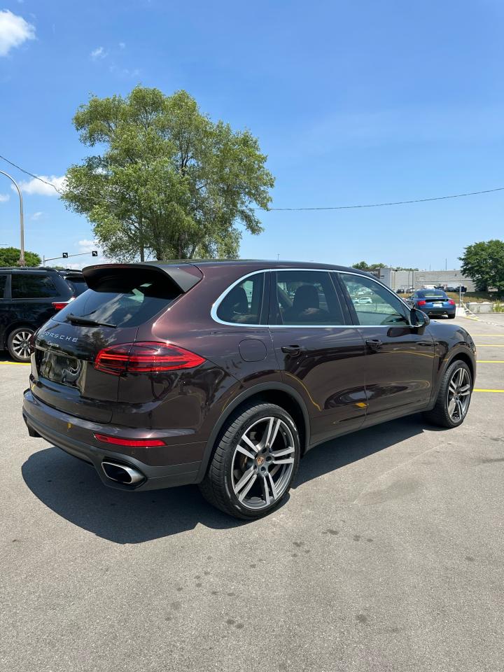 2016 Porsche Cayenne  - Photo #6