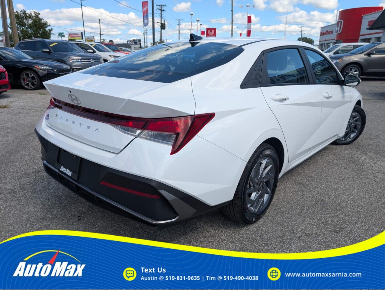 2024 Hyundai Elantra Preferred Photo4