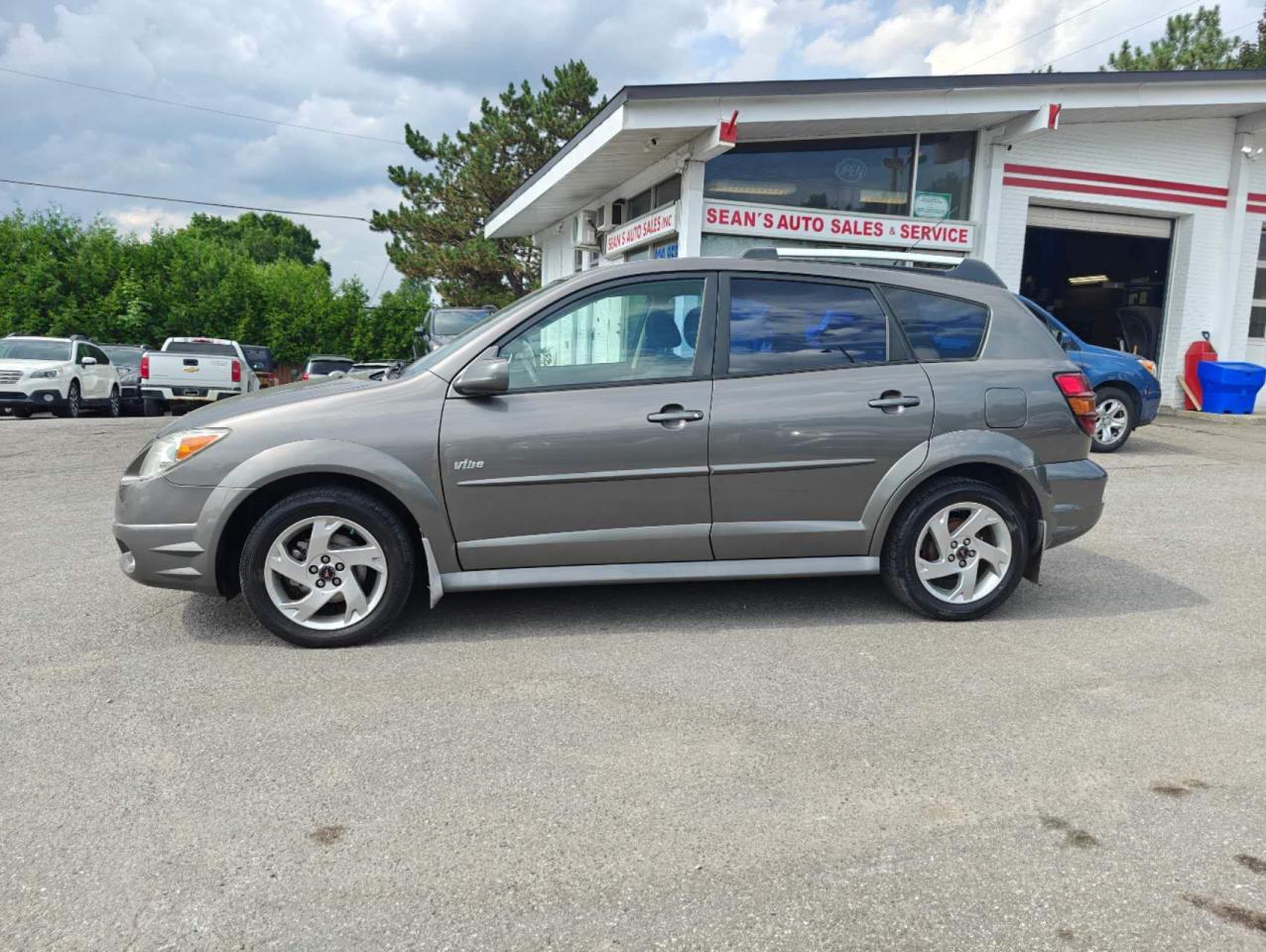 2008 Pontiac Vibe FWD - Photo #2