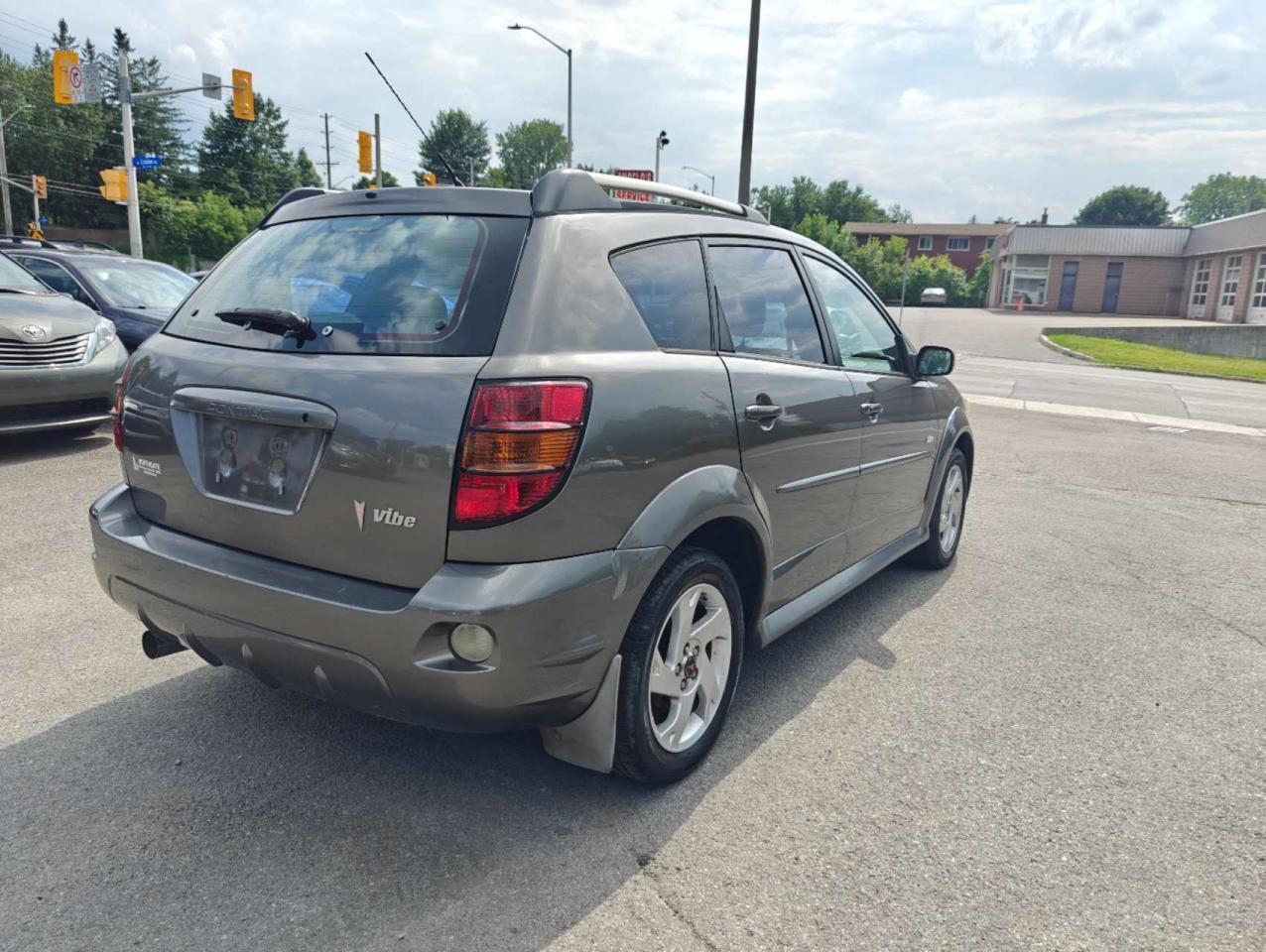 2008 Pontiac Vibe FWD - Photo #5