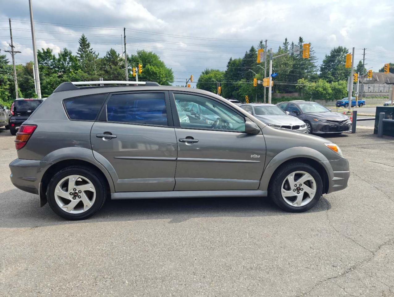 2008 Pontiac Vibe FWD - Photo #6