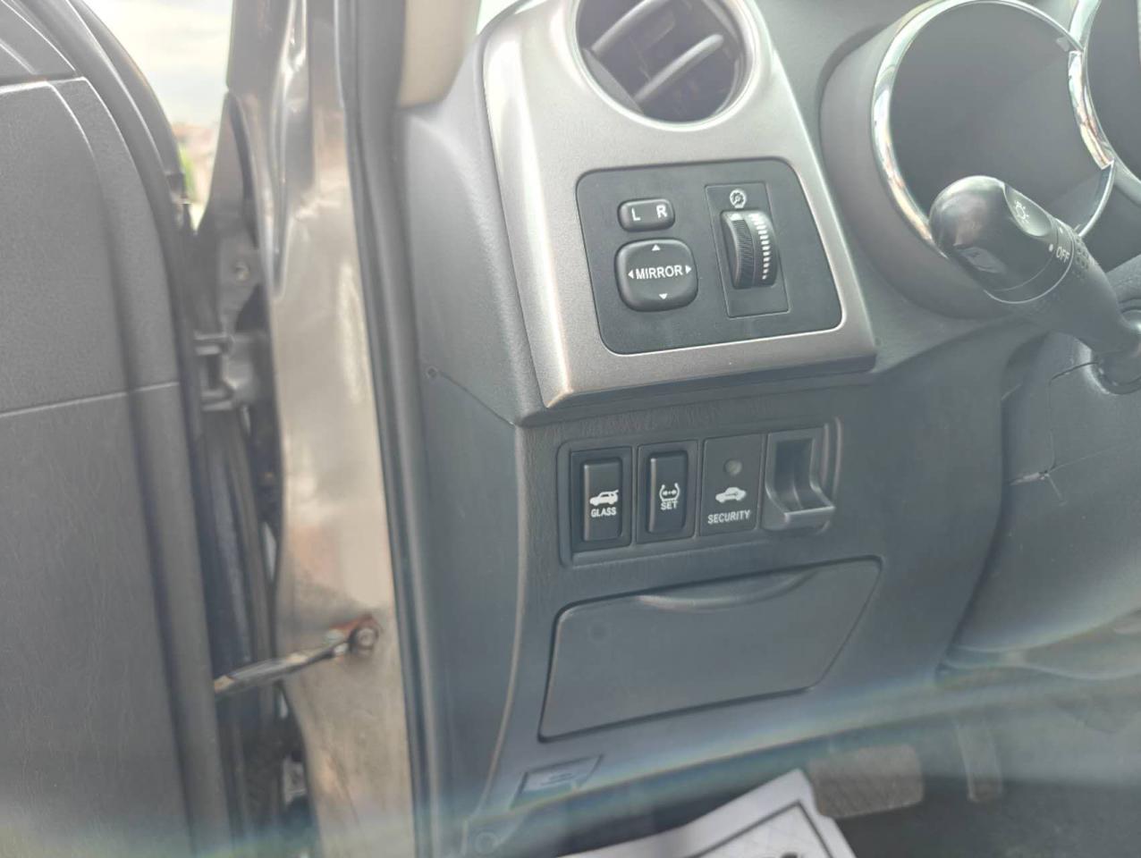 2008 Pontiac Vibe FWD - Photo #10