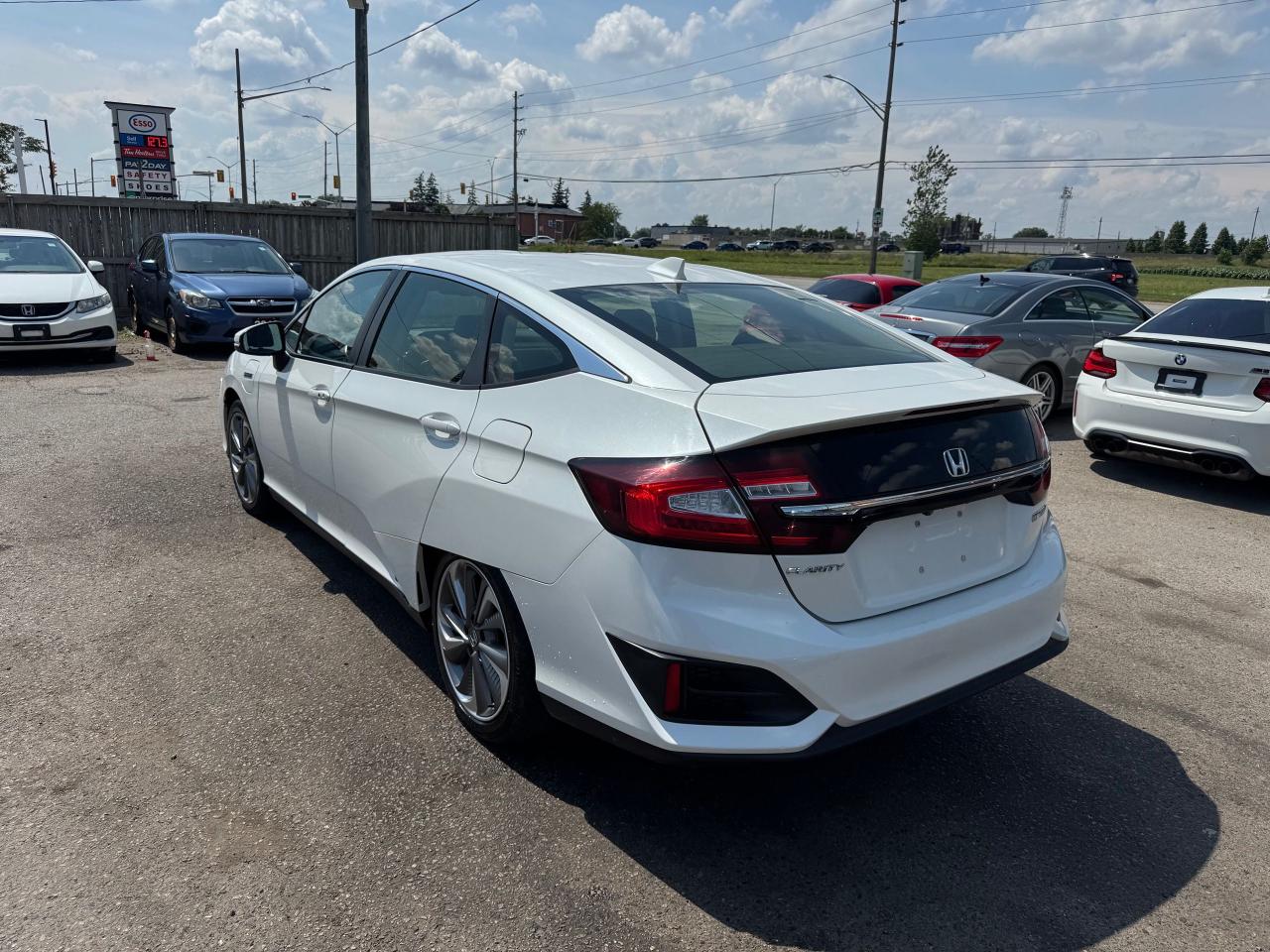 2019 Honda Clarity PLUG-IN HYBRID, LEATHER, ALLOYS, LOADED, CERTIFIED - Photo #3