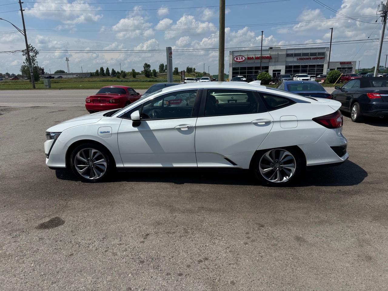 2019 Honda Clarity PLUG-IN HYBRID, LEATHER, ALLOYS, LOADED, CERTIFIED - Photo #6
