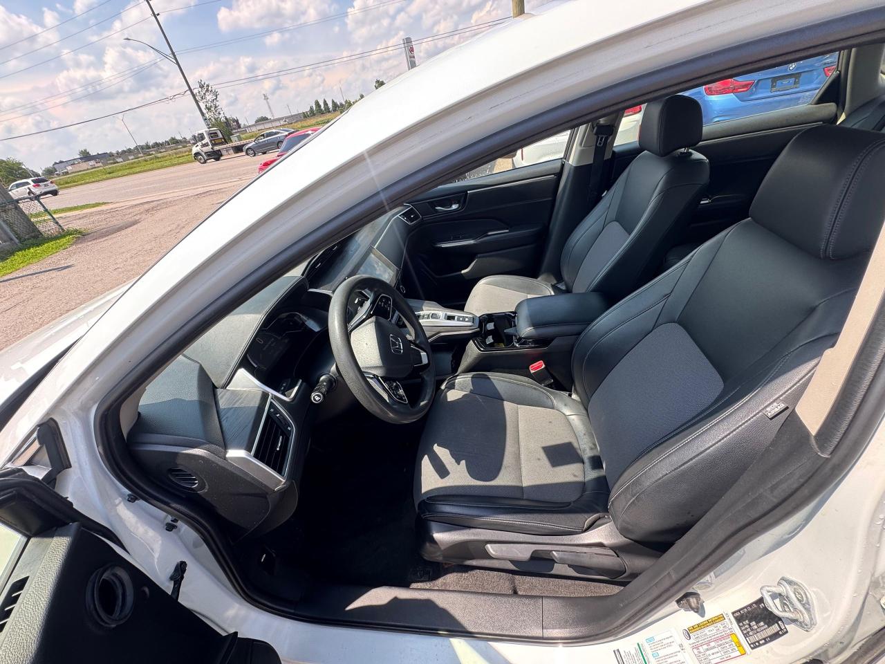 2019 Honda Clarity PLUG-IN HYBRID, LEATHER, ALLOYS, LOADED, CERTIFIED - Photo #11
