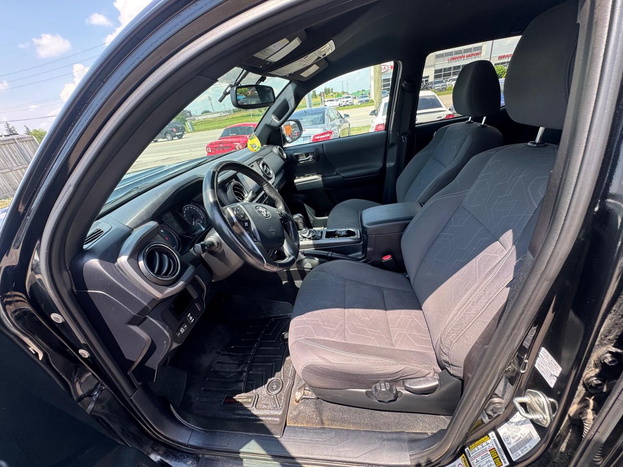 2016 Toyota Tacoma TRD SPORT 4X4, CREW, ONLY 97KMS, CERTIFIED - Photo #11