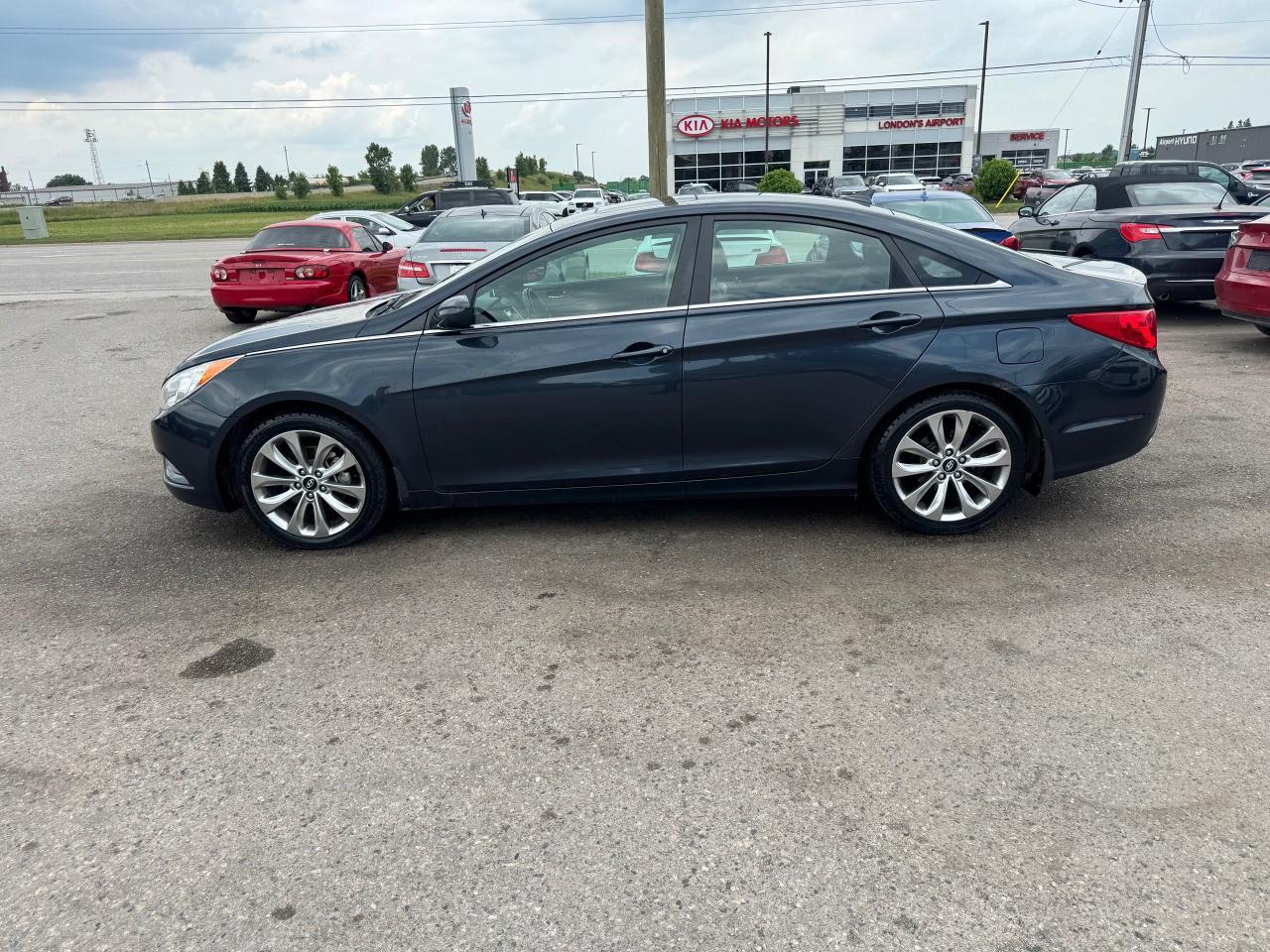 2013 Hyundai Sonata SE, WHEELS, LEATHER, AUTO, LOADED, CERTIFIED - Photo #2
