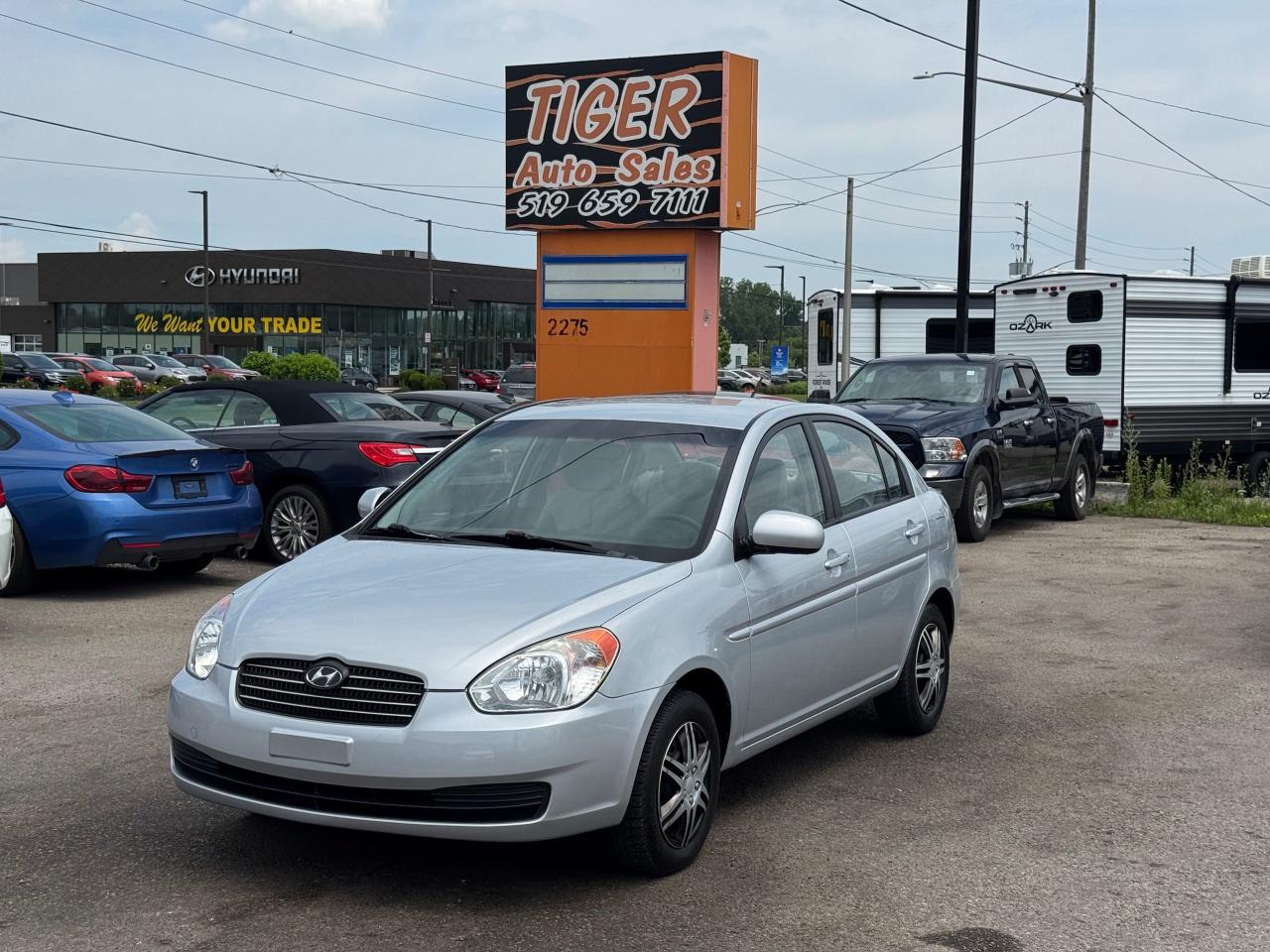 2010 Hyundai Accent GL, SEDAN, MANUAL, ONLY 85,000KMS, CERTIFIED - Photo #1