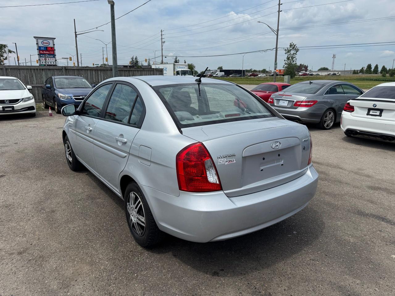 2010 Hyundai Accent GL, SEDAN, MANUAL, ONLY 85,000KMS, CERTIFIED - Photo #3
