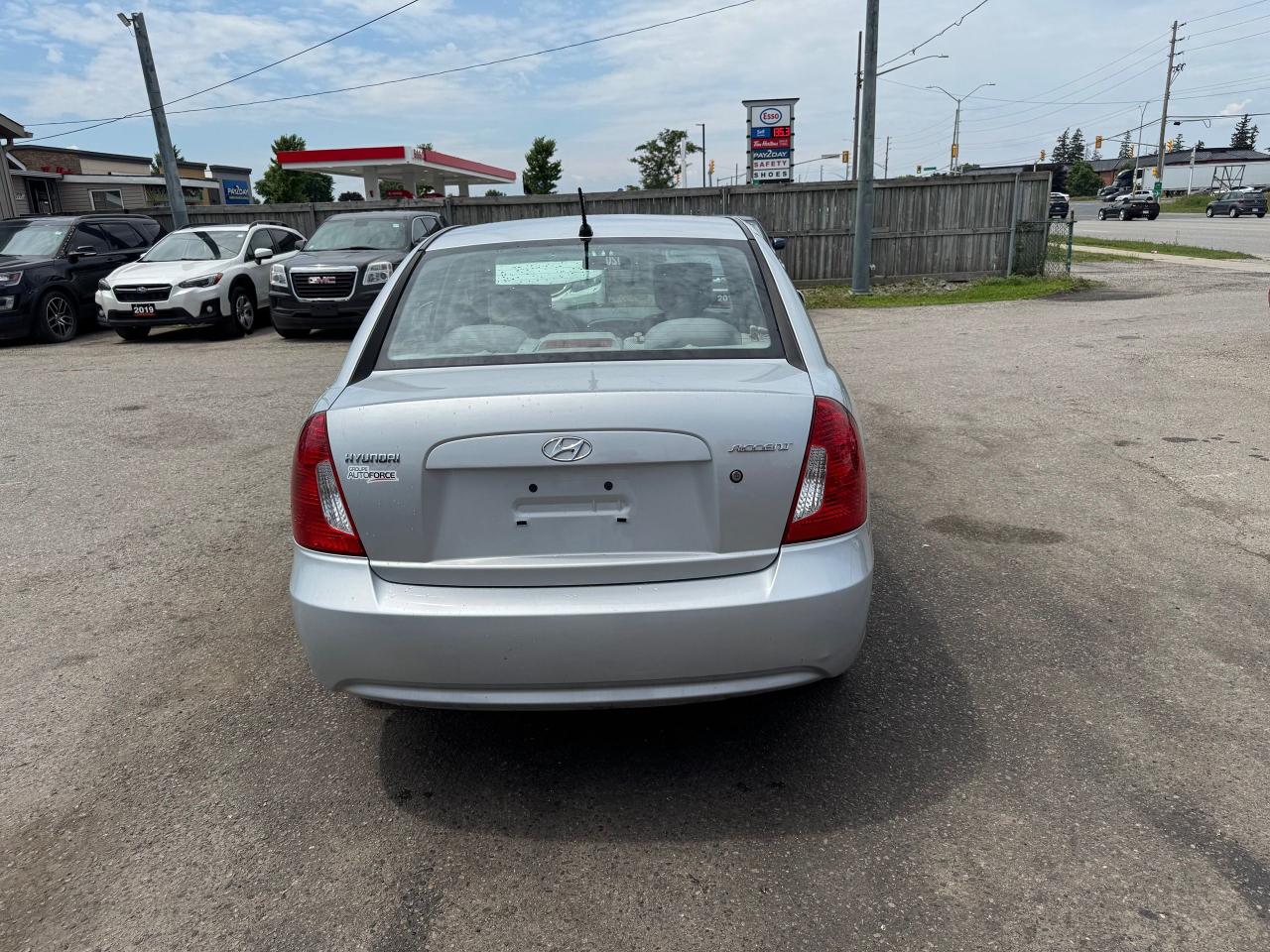 2010 Hyundai Accent GL, SEDAN, MANUAL, ONLY 85,000KMS, CERTIFIED - Photo #4