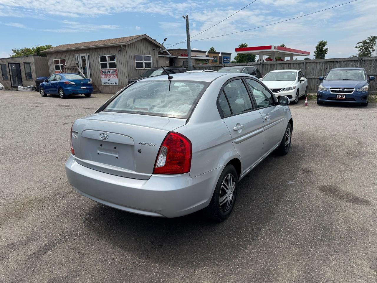 2010 Hyundai Accent GL, SEDAN, MANUAL, ONLY 85,000KMS, CERTIFIED - Photo #5