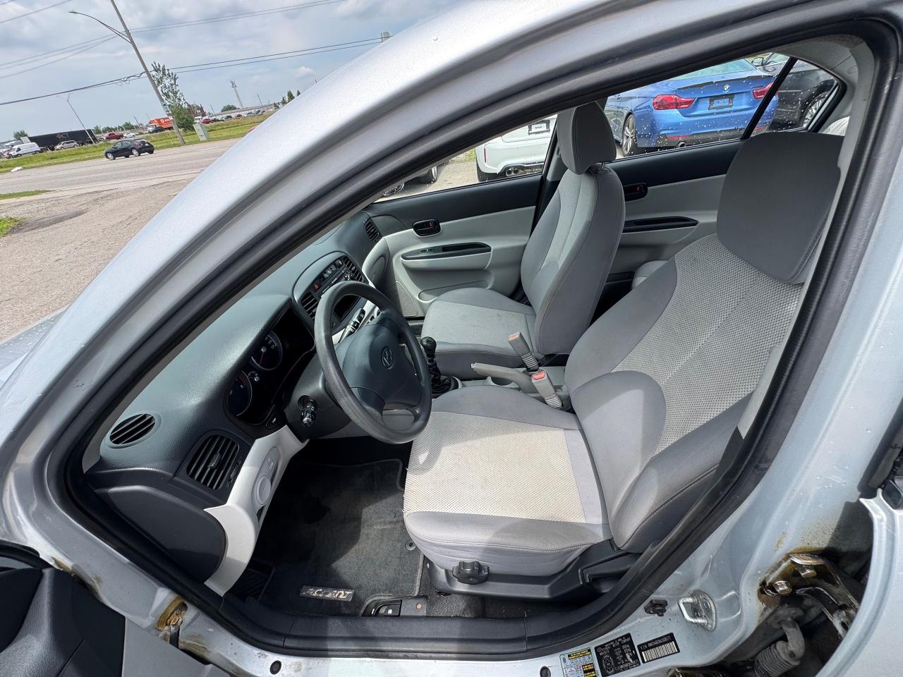 2010 Hyundai Accent GL, SEDAN, MANUAL, ONLY 85,000KMS, CERTIFIED - Photo #10