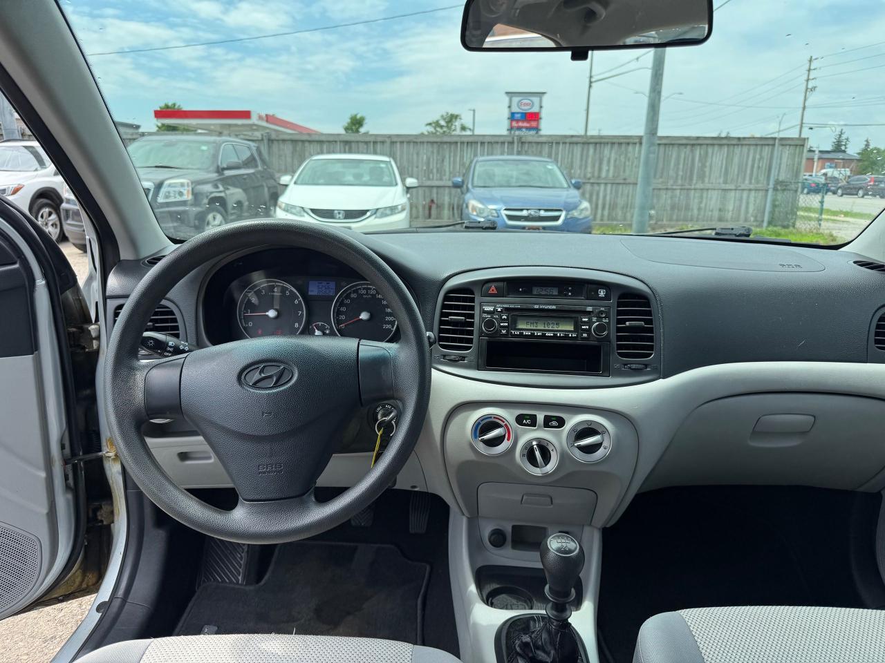 2010 Hyundai Accent GL, SEDAN, MANUAL, ONLY 85,000KMS, CERTIFIED - Photo #14
