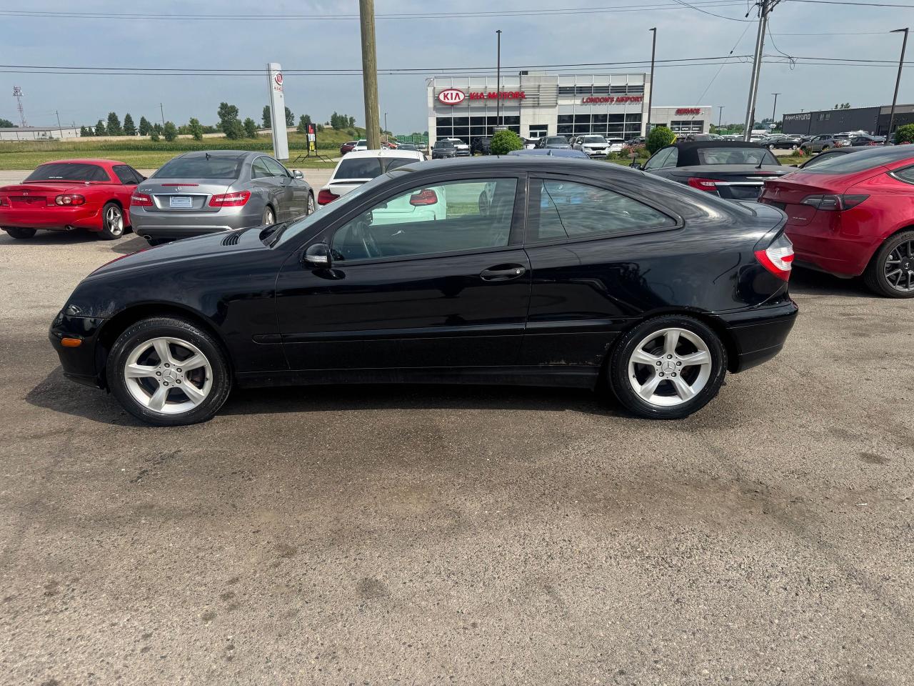 2005 Mercedes-Benz C-Class SPORT 1.8L KOMPRESSOR, AUTO, ONLY 89,000KMS, AS IS - Photo #2