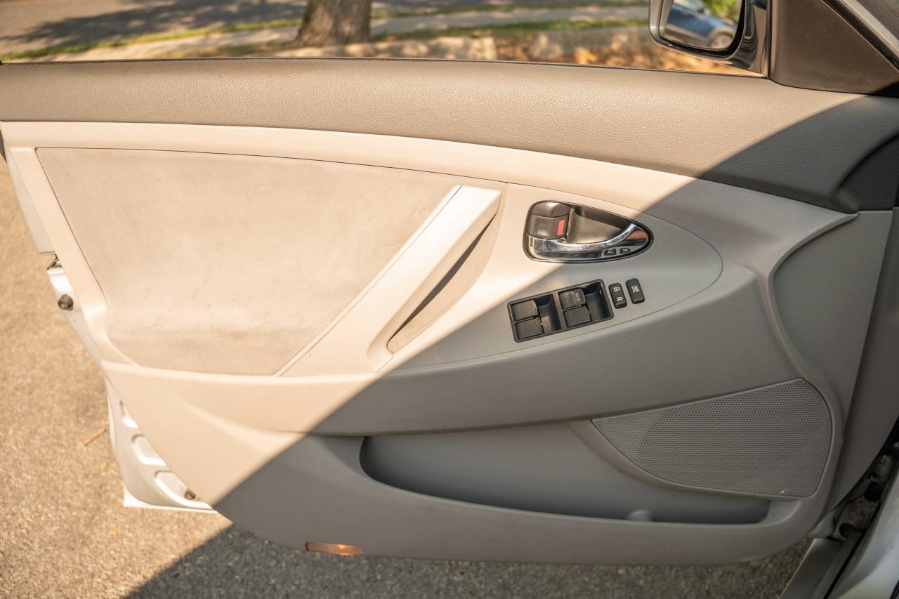 2008 Toyota Camry HYBRID Base - Photo #13