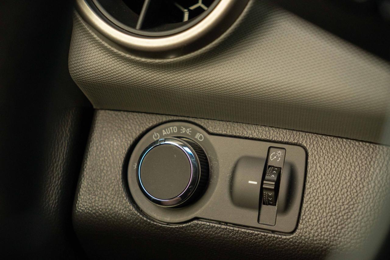 2012 Chevrolet Sonic LT - Photo #23