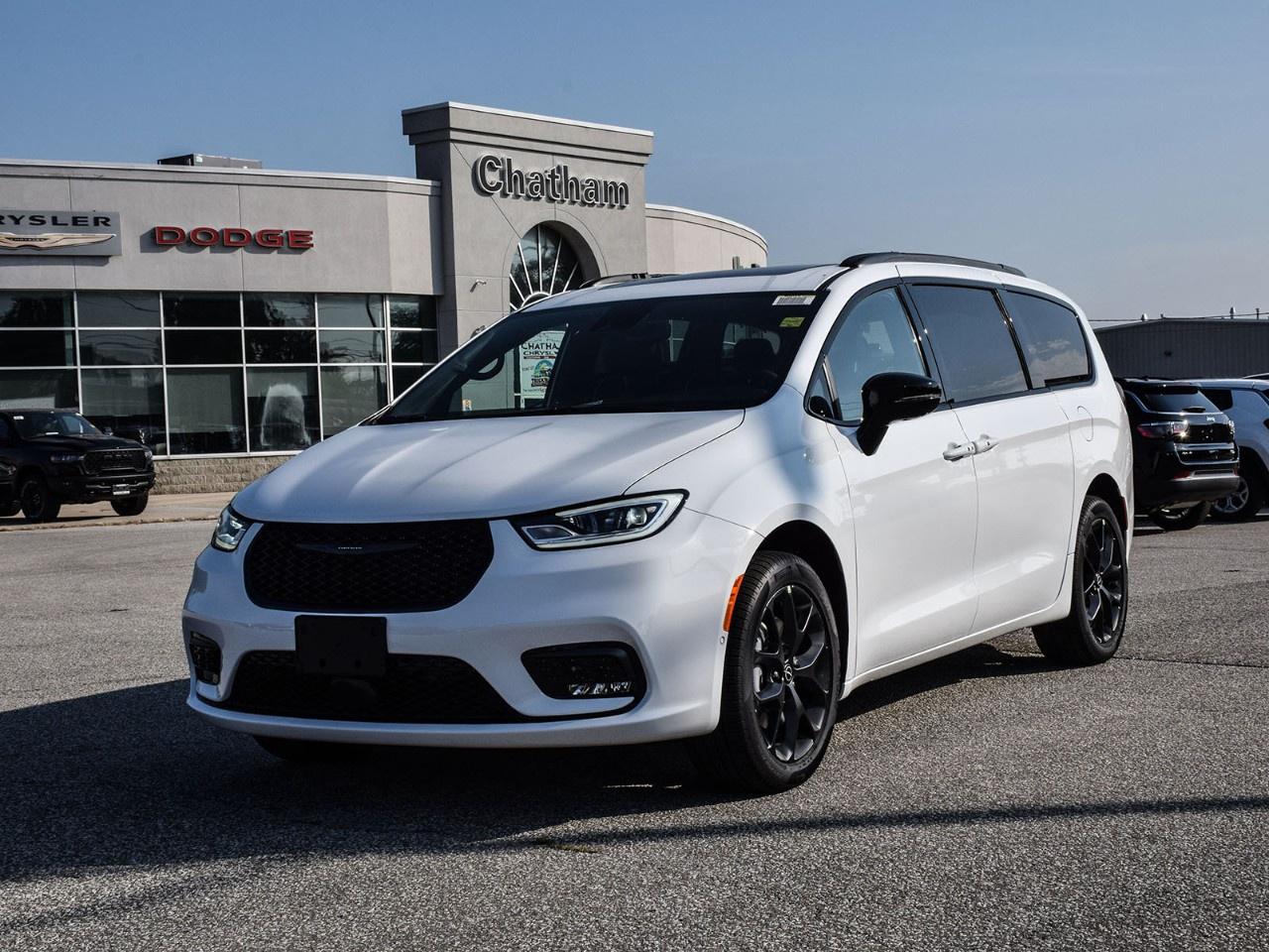 New 2026 Chrysler Pacifica Limited AWD for sale in Chatham, ON